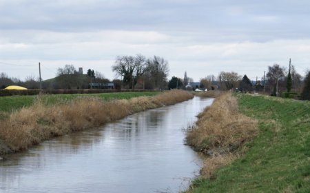 The River Parrett flows through the counties of Dorset.